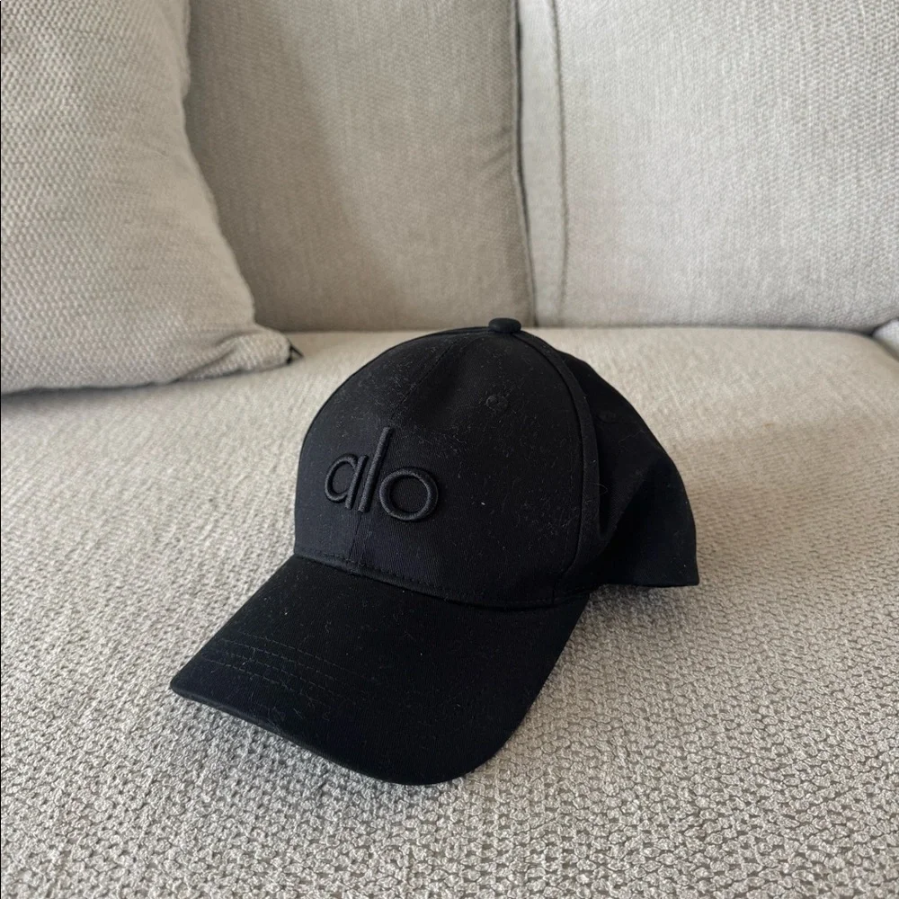 Black Alo Yoga cap